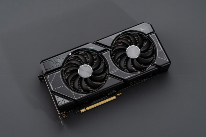 捕捉实力帕鲁 华硕DUAL RTX4070S显卡成就信仰！